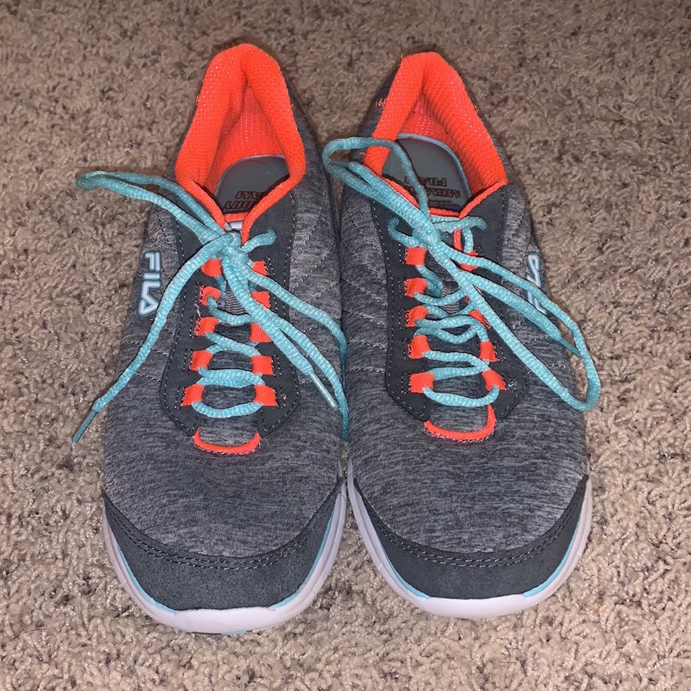 Ladies size 9.5 FILA Memory Foam CoolMax - rarely worn. Excellent Condition!